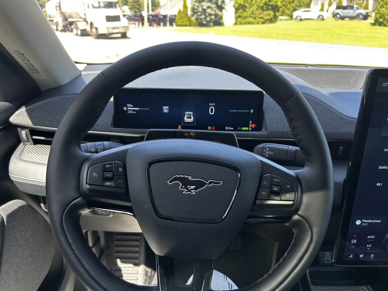 2025 Ford Mustang Mach-E PREMIUM AWD Main Image