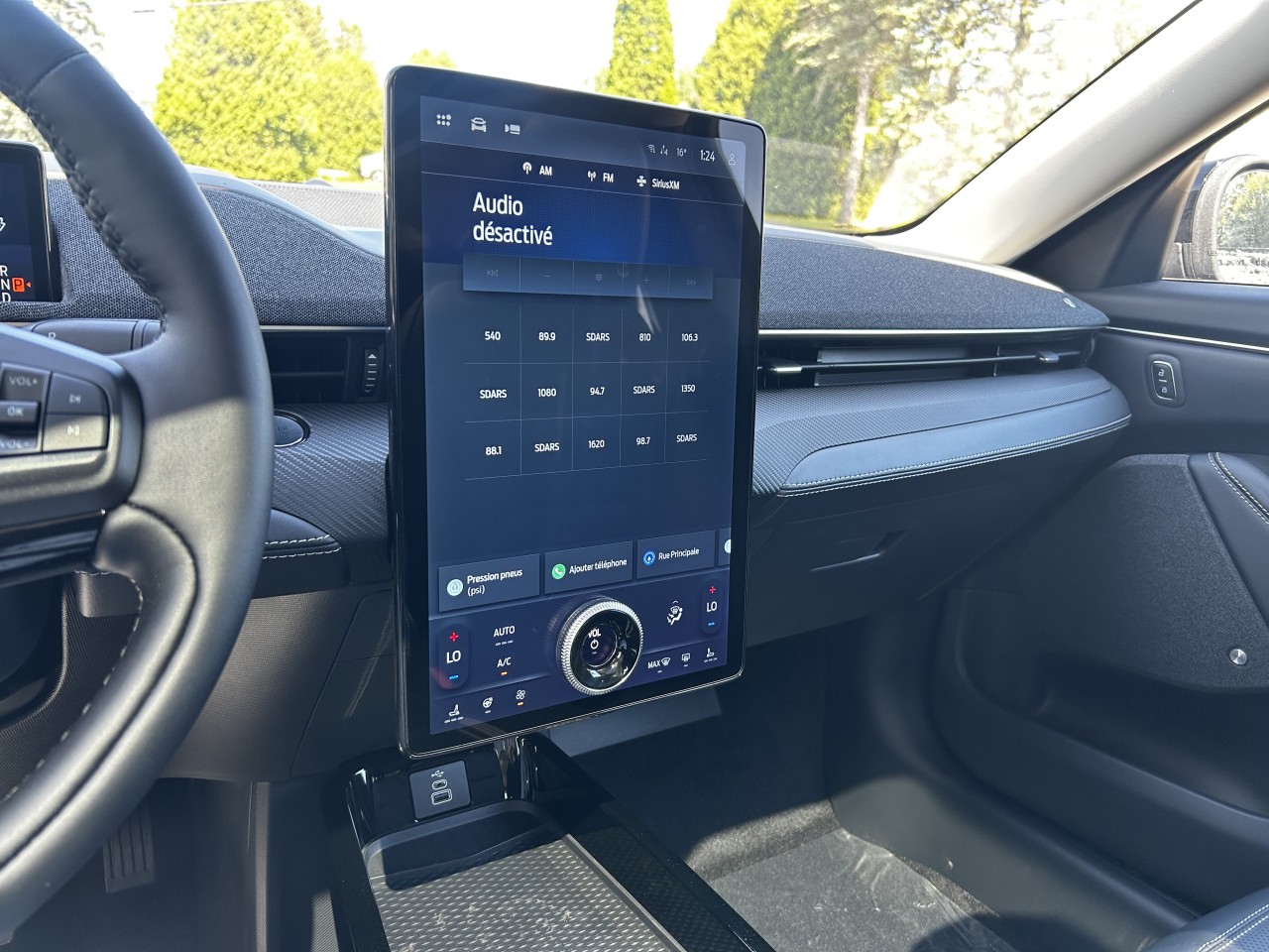2025 Ford Mustang Mach-E PREMIUM AWD Main Image