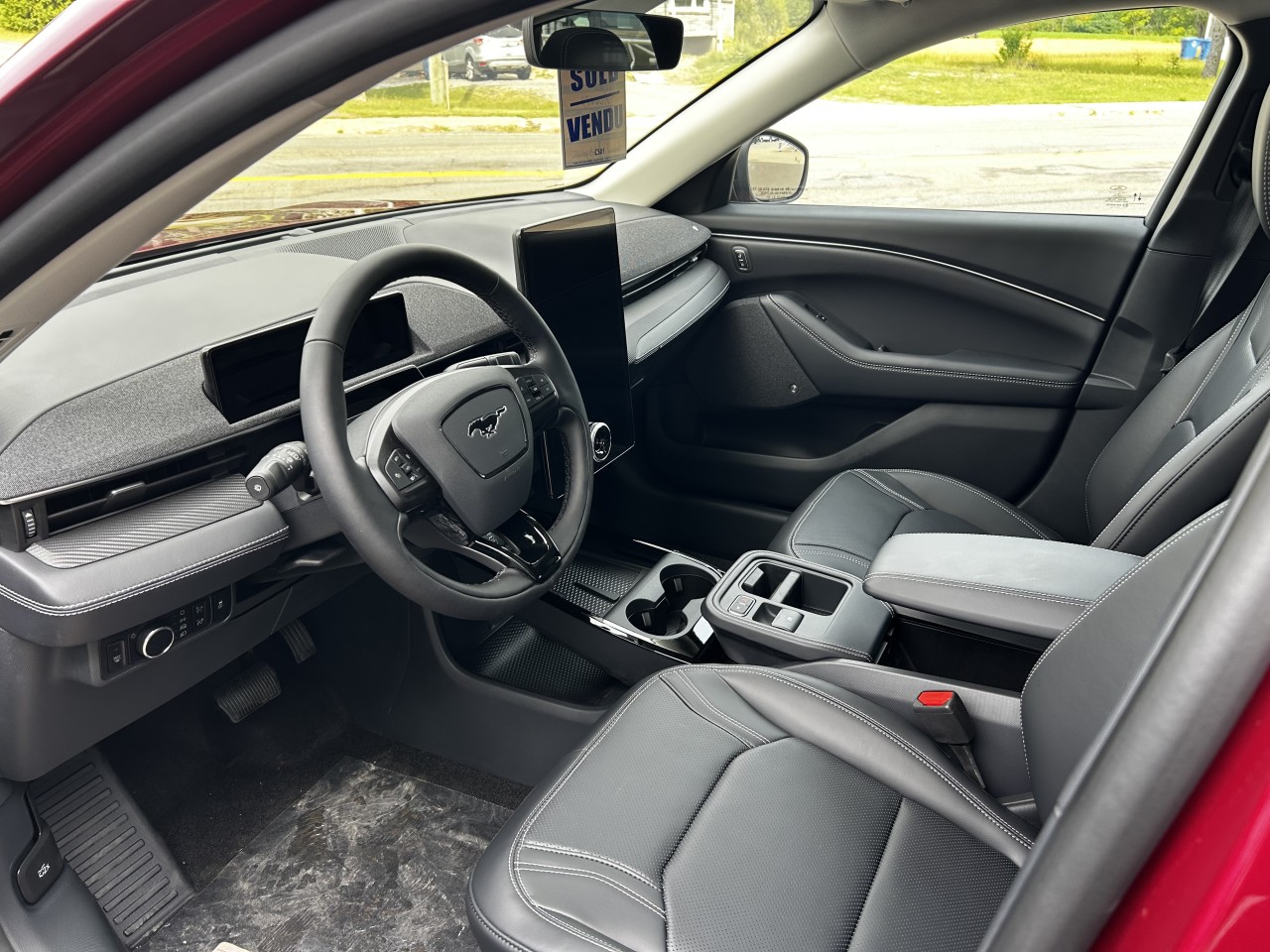 2025 Ford Mustang Mach-E PREMIUM AWD Main Image