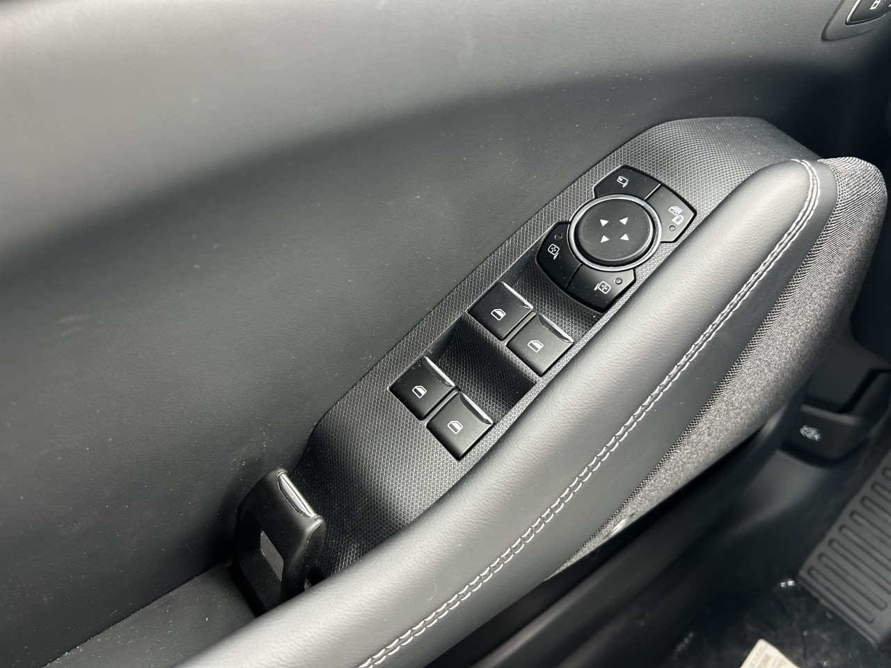 2025 Ford Mustang Mach-E PREMIUM AWD Main Image