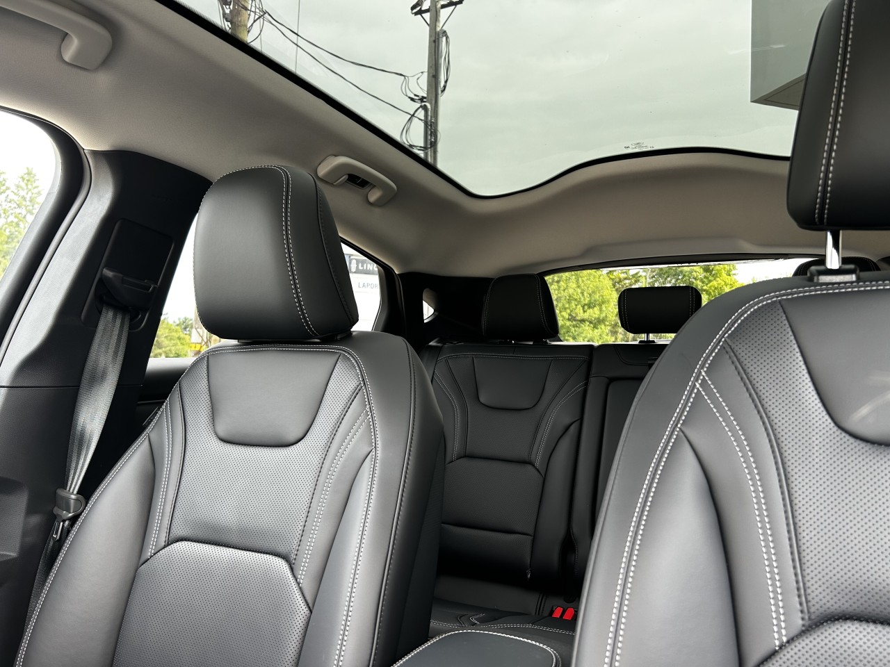 2025 Ford Mustang Mach-E PREMIUM AWD Main Image