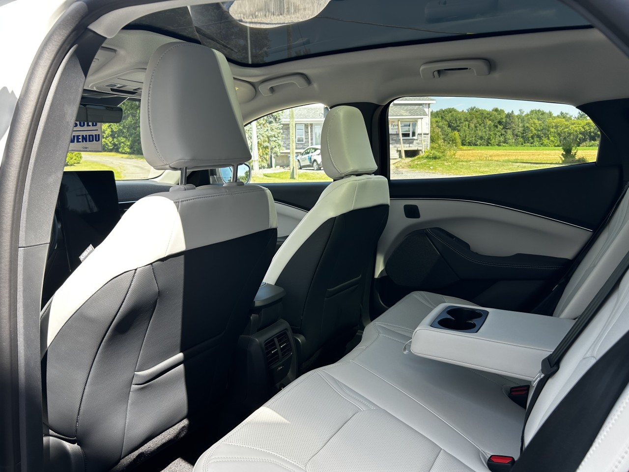 2025 Ford Mustang Mach-E PREMIUM AWD Main Image