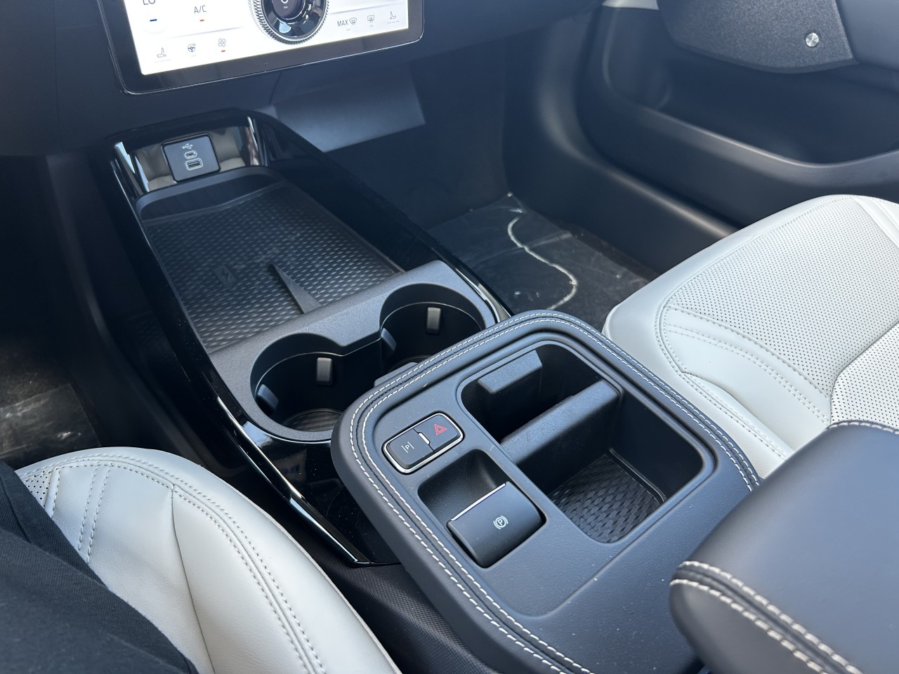 2025 Ford Mustang Mach-E PREMIUM AWD Main Image