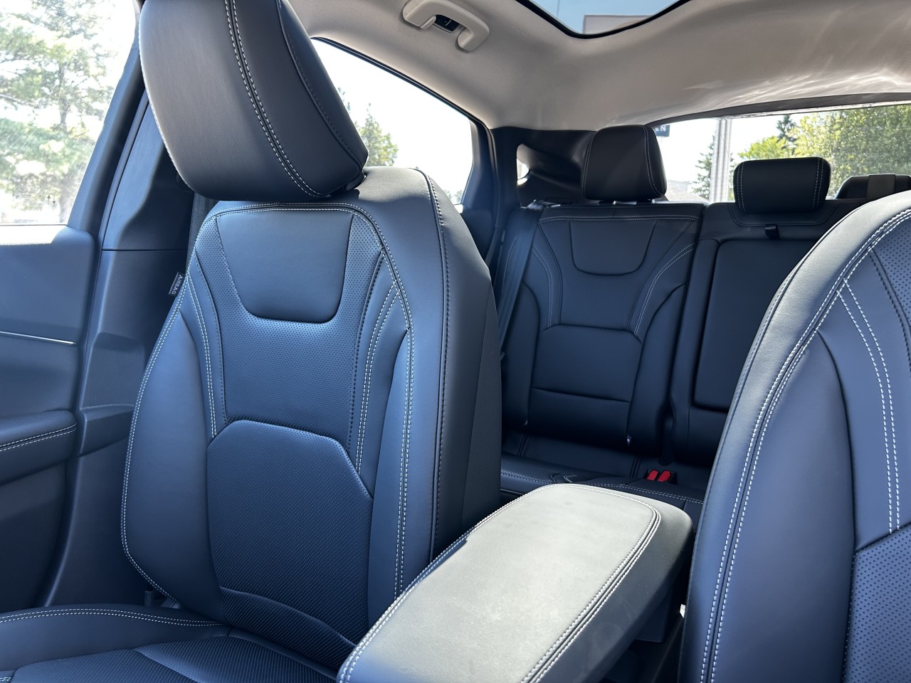 2025 Ford Mustang Mach-E PREMIUM AWD Main Image