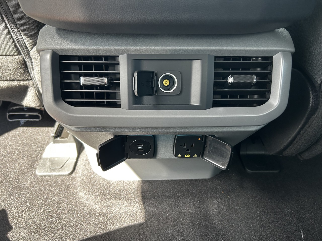 2024 Ford F-150 Lightning XLT 4x4 Main Image