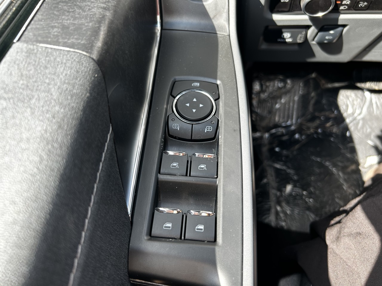 2024 Ford F-150 Lightning XLT 4x4 Main Image