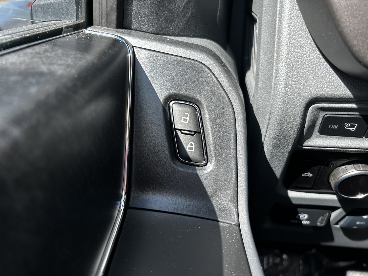 2024 Ford F-150 Lightning XLT 4x4 Main Image