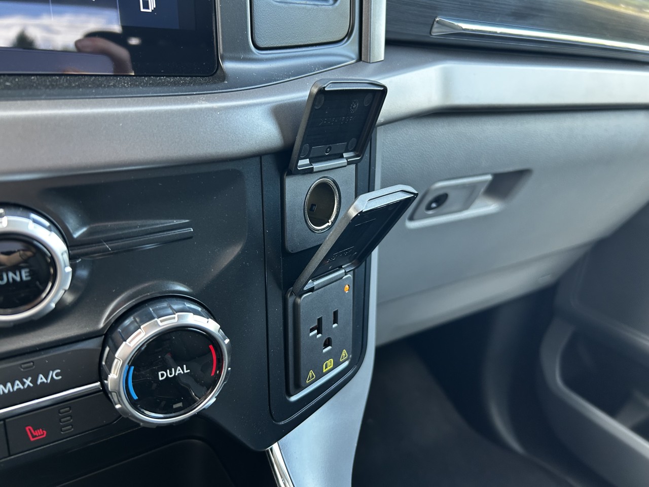 2024 Ford F-150 Lightning XLT 4x4 Main Image