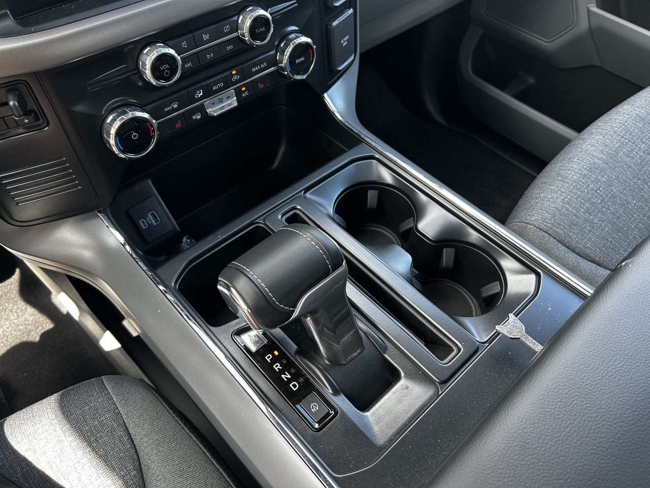 2024 Ford F-150 Lightning XLT 4x4 Main Image