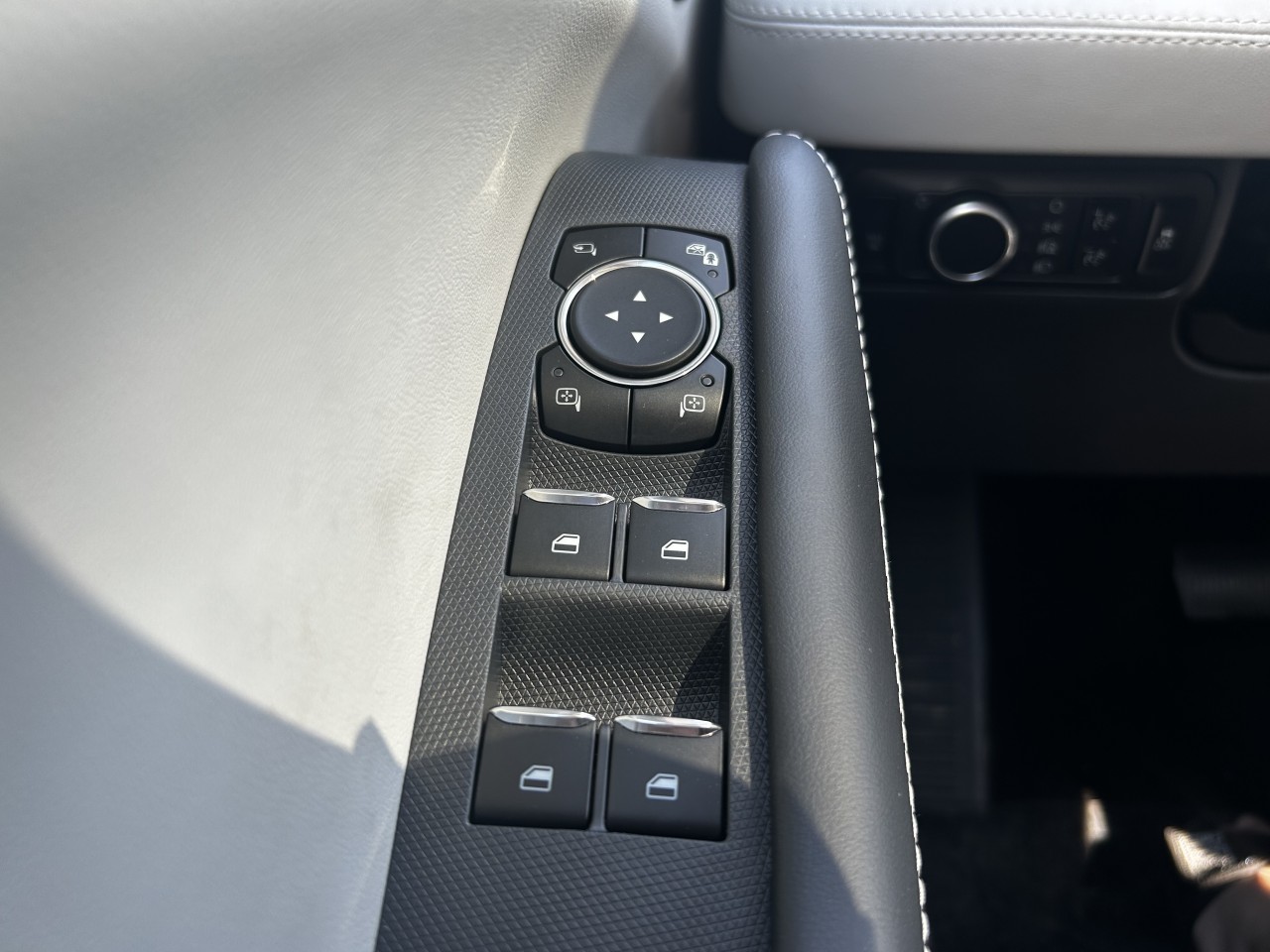 2025 Ford Mustang Mach-E Premium Main Image