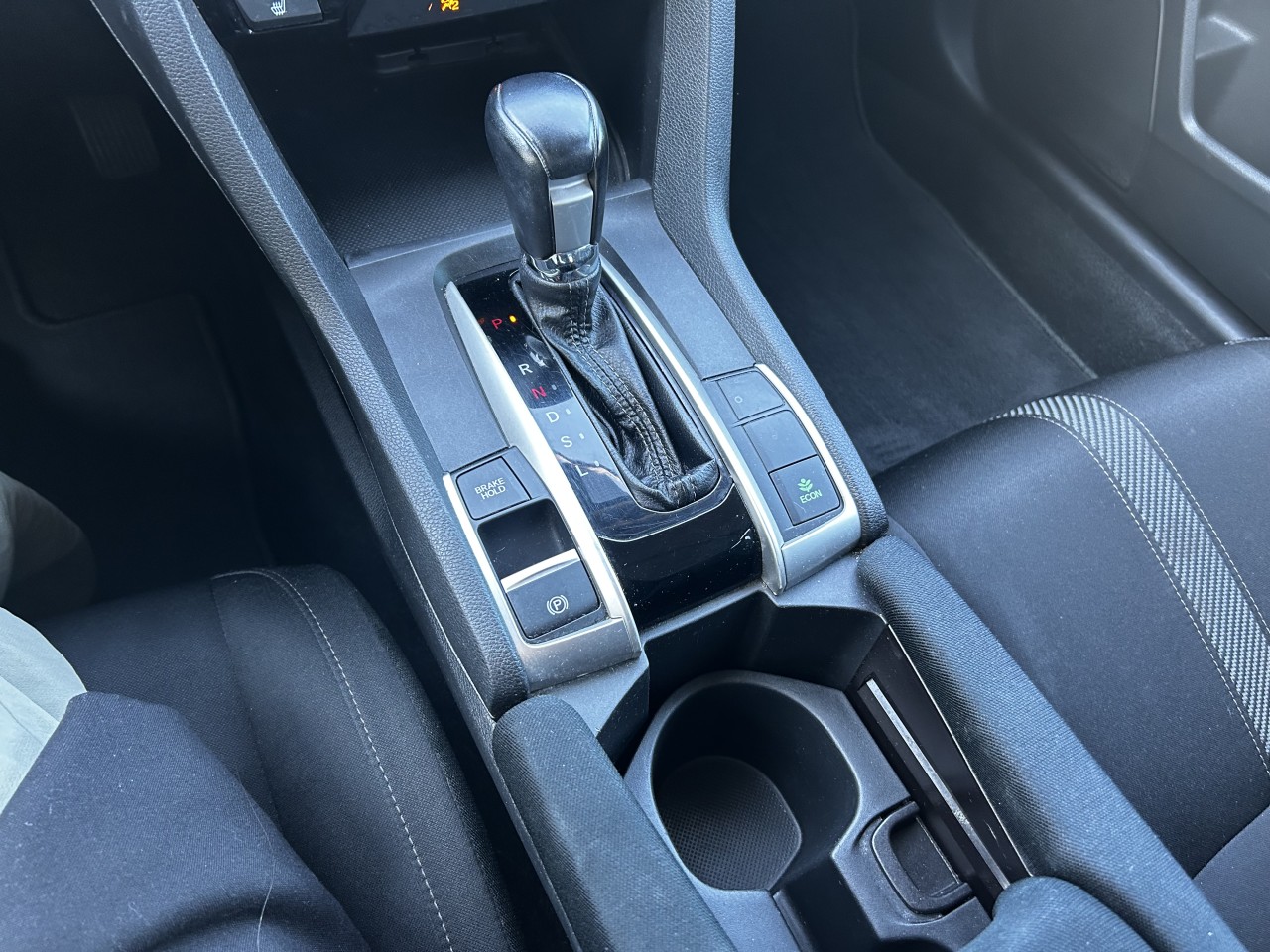 2018 Honda Civic SE Main Image