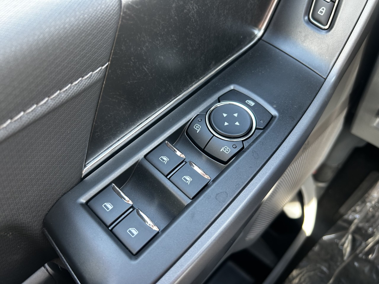 2025 Ford F-150 Lightning FLASH Main Image