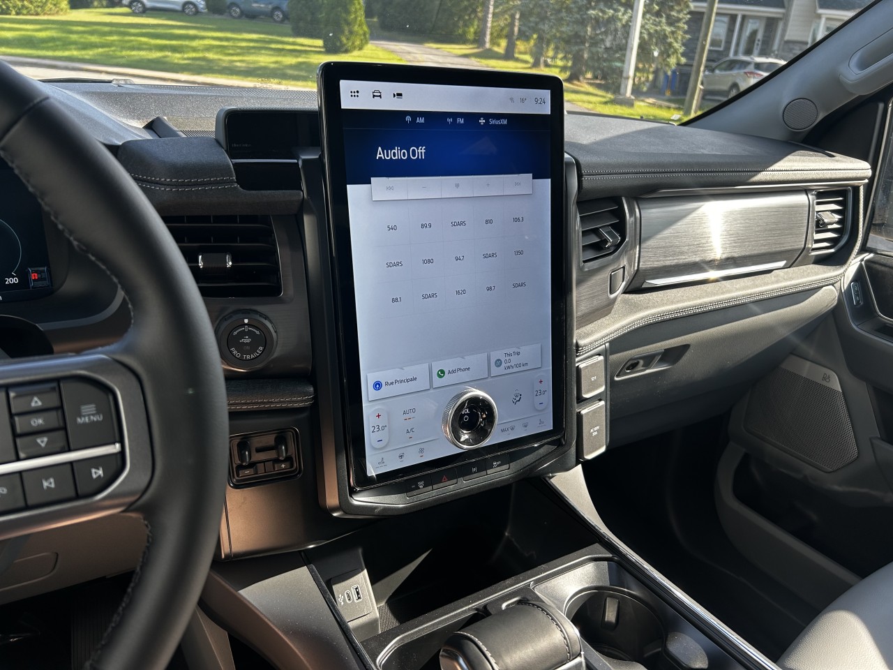 2025 Ford F-150 Lightning FLASH Main Image