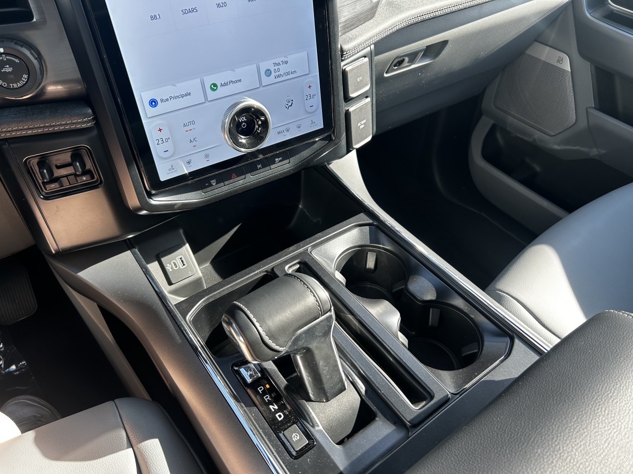2025 Ford F-150 Lightning FLASH Main Image