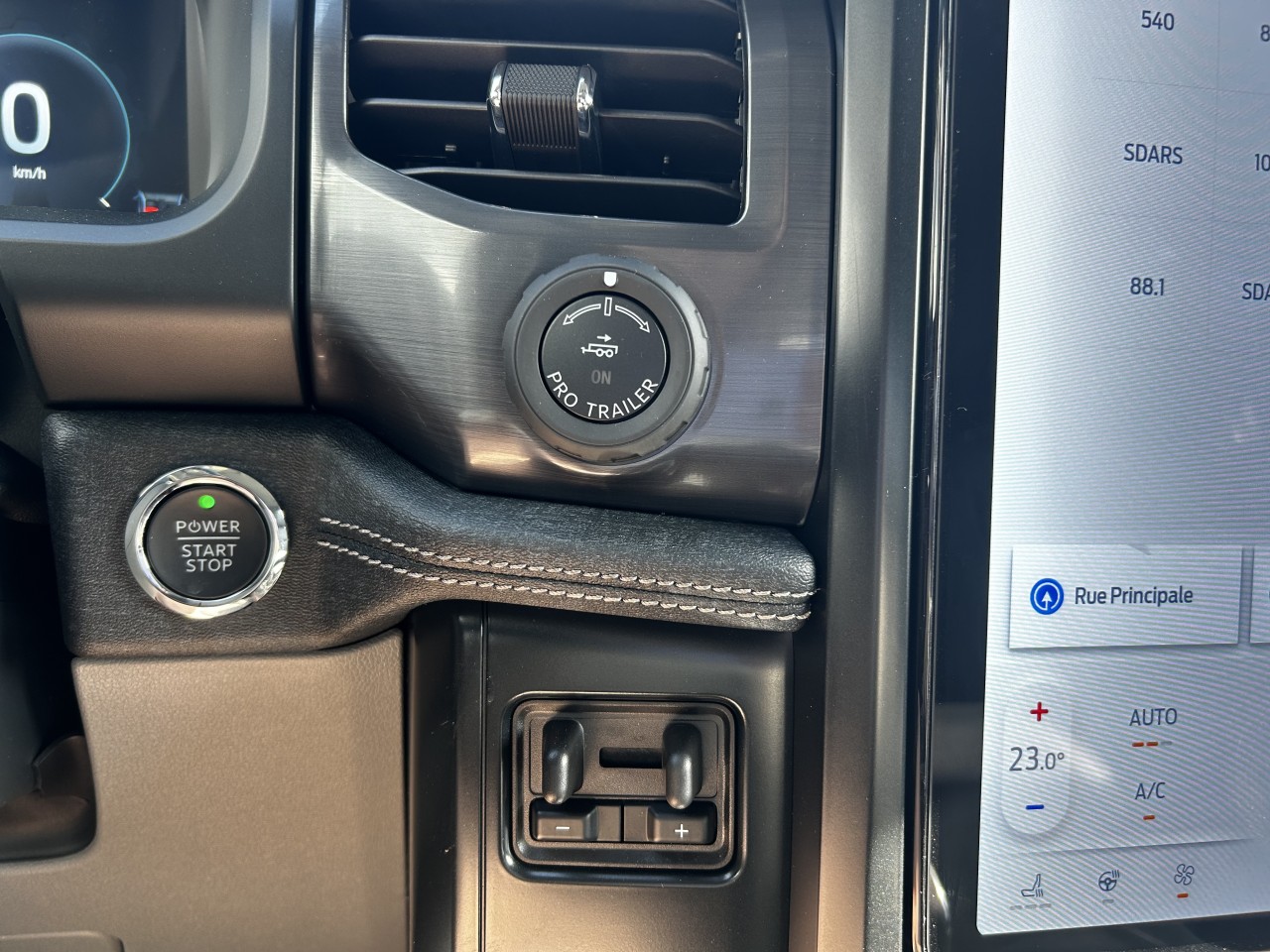 2025 Ford F-150 Lightning FLASH Main Image