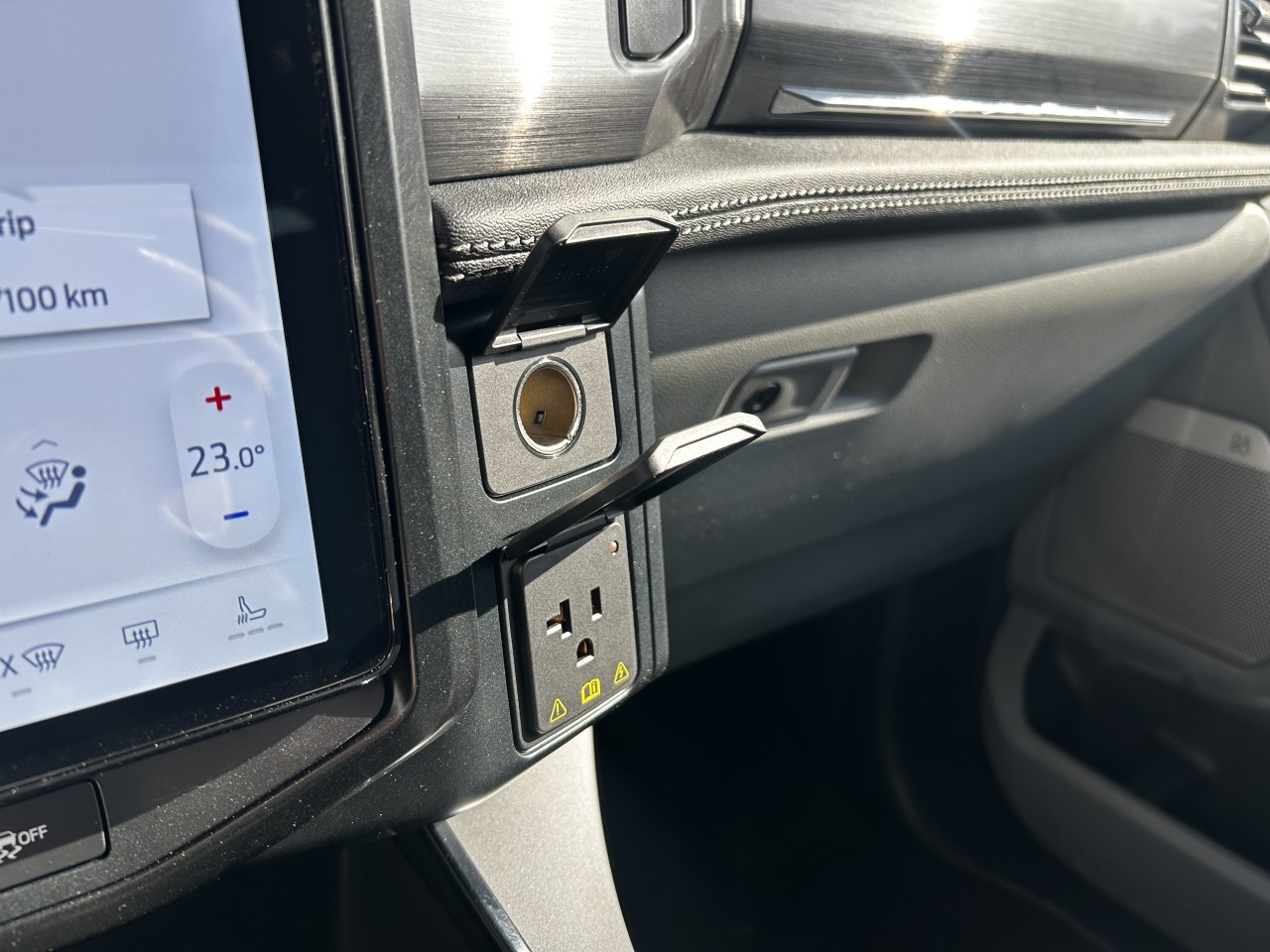 2025 Ford F-150 Lightning FLASH Main Image
