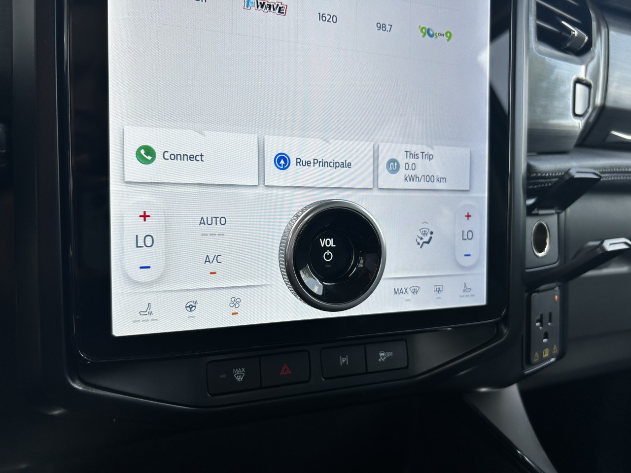 2025 Ford F-150 Lightning FLASH Main Image
