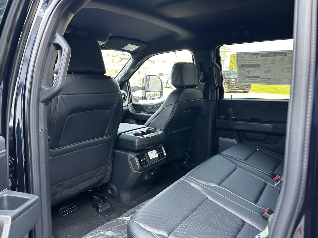 2025 Ford F-150 LARIAT Main Image