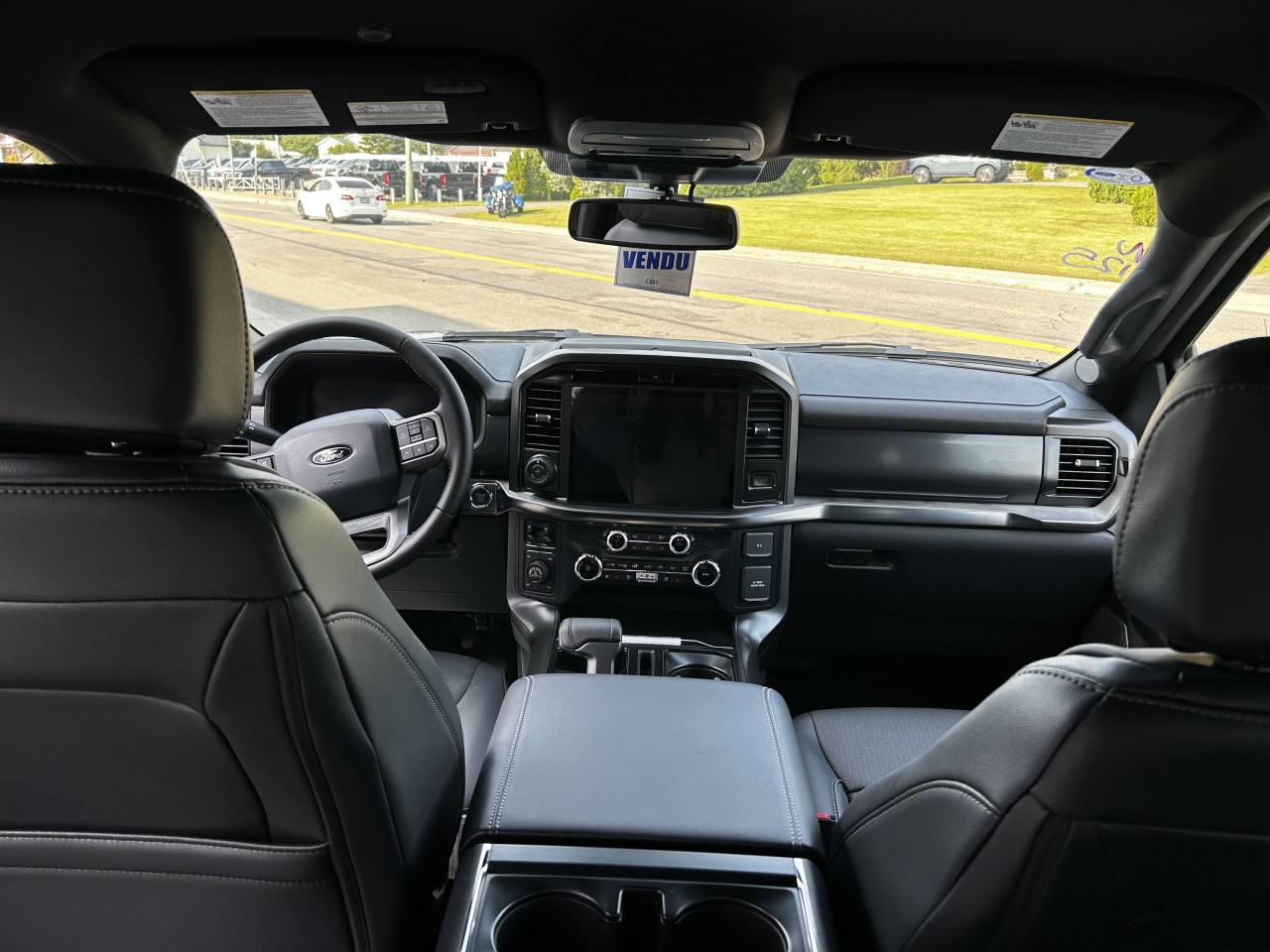 2025 Ford F-150 LARIAT Main Image