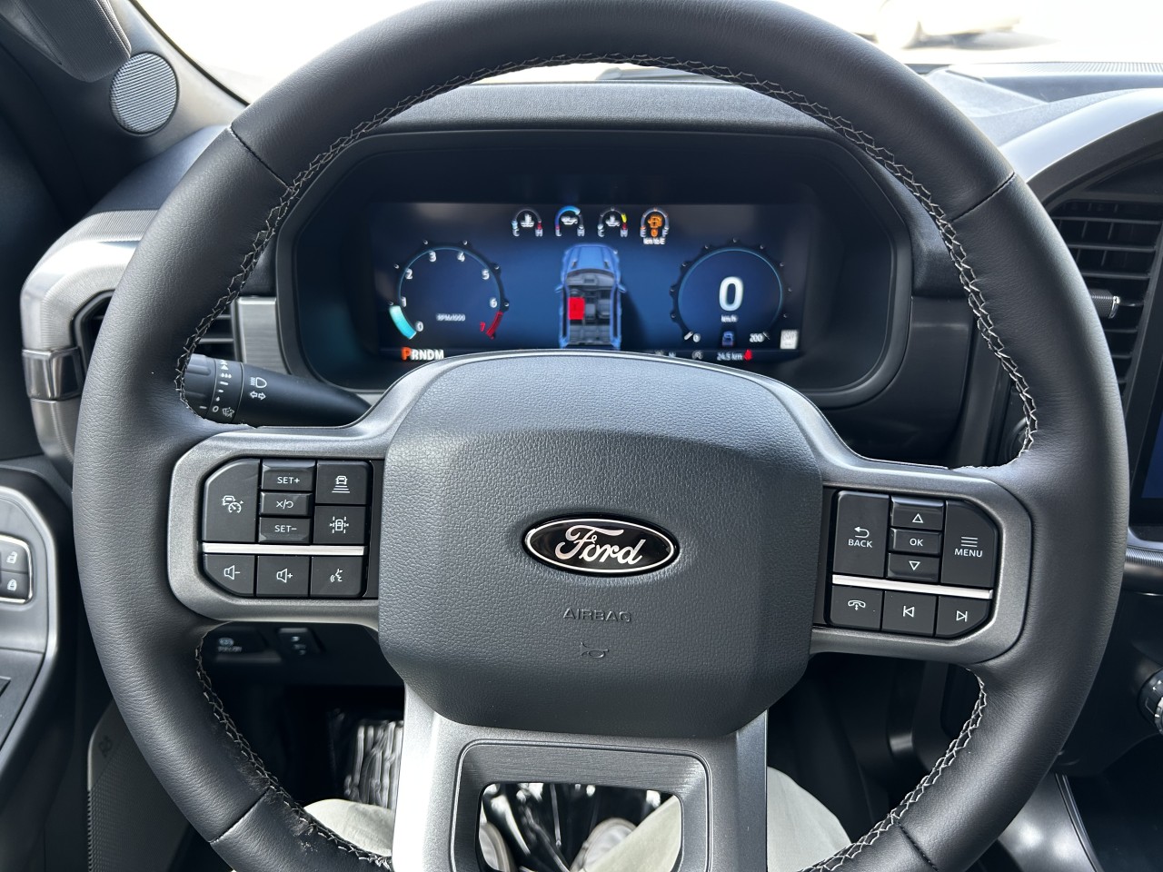 2025 Ford F-150 LARIAT Main Image