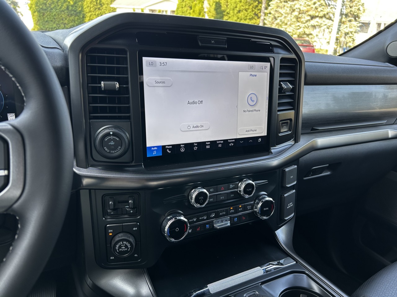 2025 Ford F-150 LARIAT Main Image