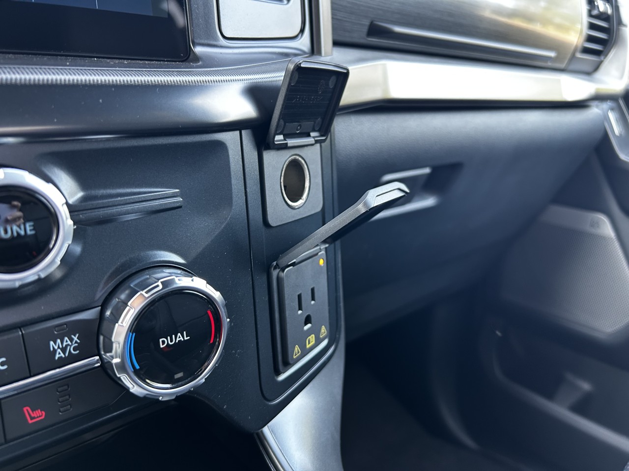 2025 Ford F-150 LARIAT Main Image