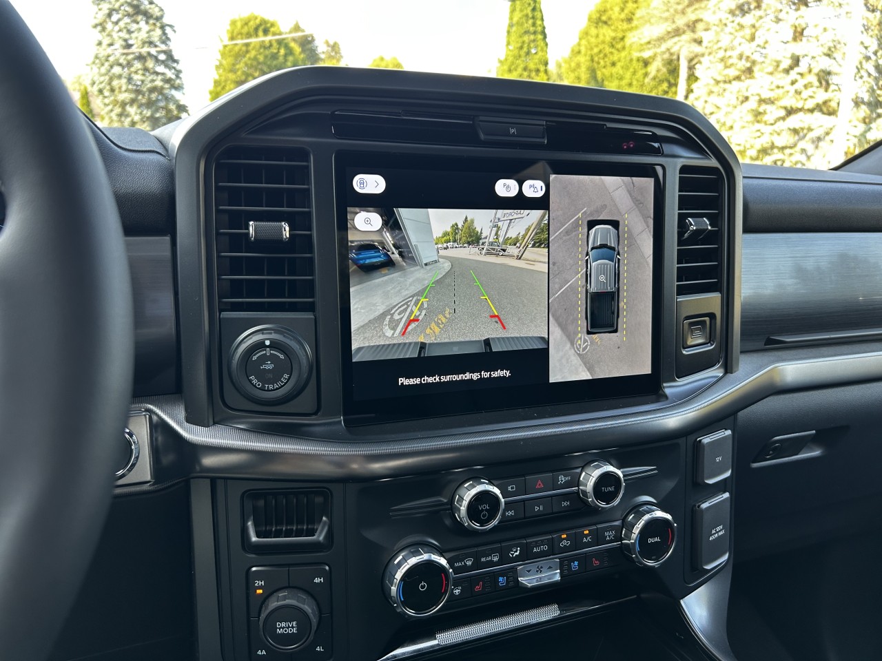 2025 Ford F-150 LARIAT Main Image