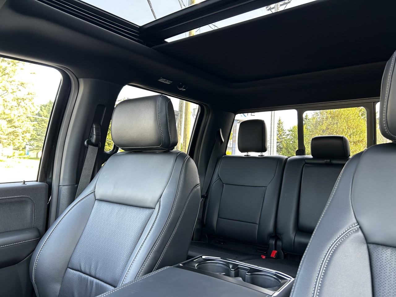2025 Ford F-150 LARIAT Main Image