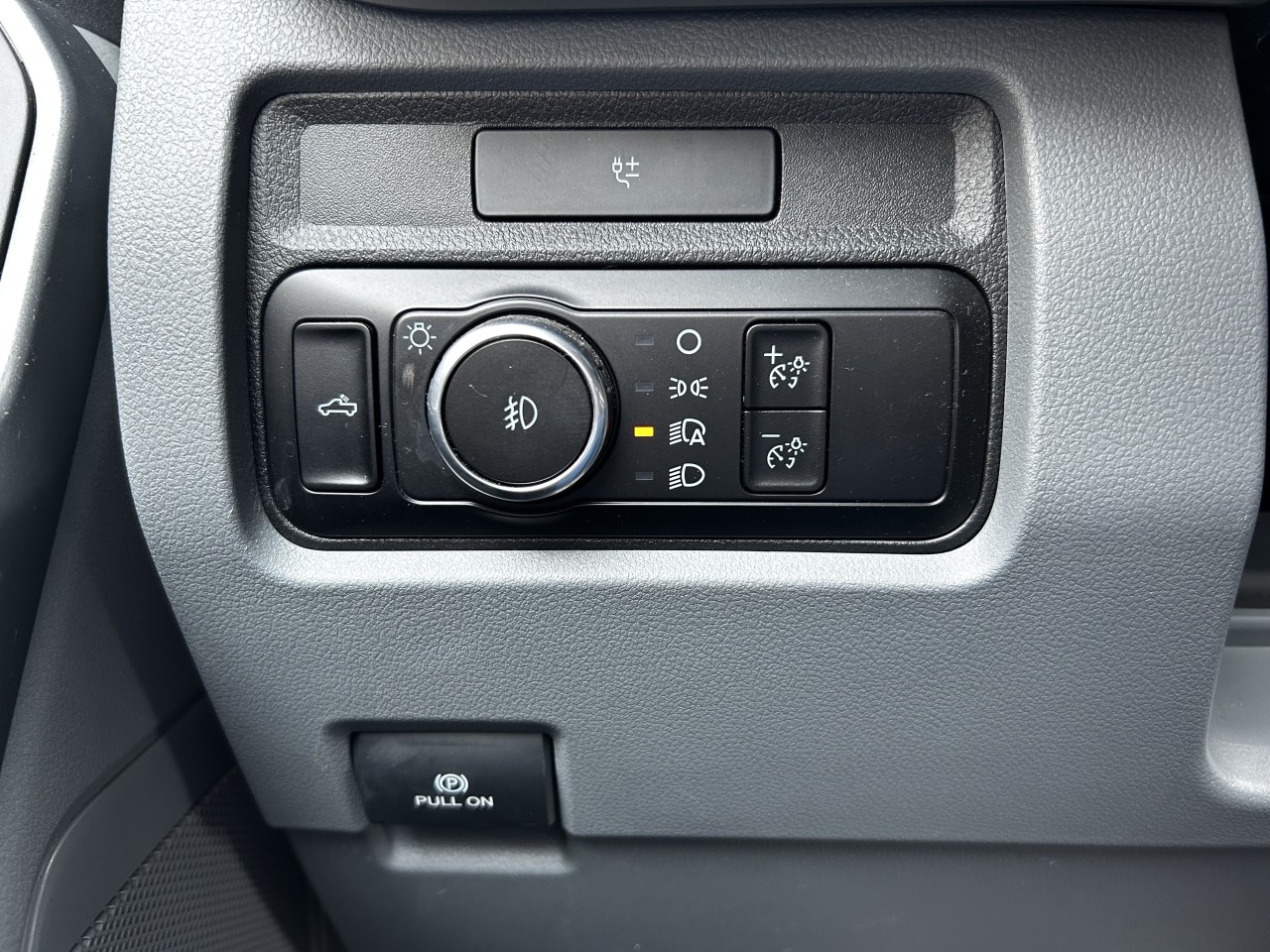 2023 Ford F-250 Super Duty XL Main Image