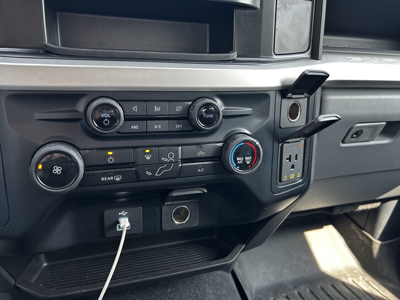 2023 Ford F-250 Super Duty XL Main Image