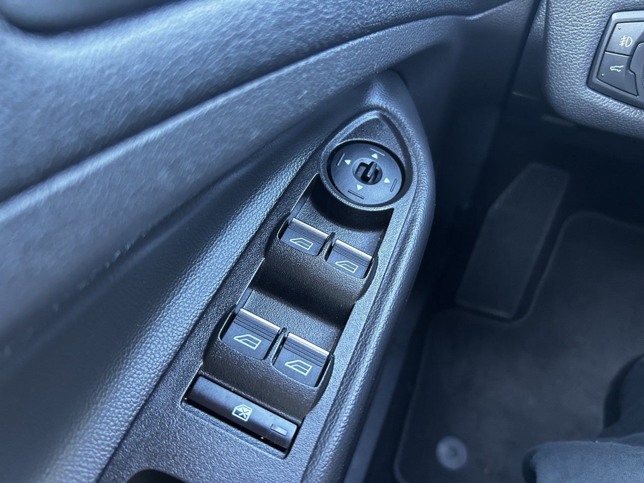 2018 Ford Escape Titanium Main Image