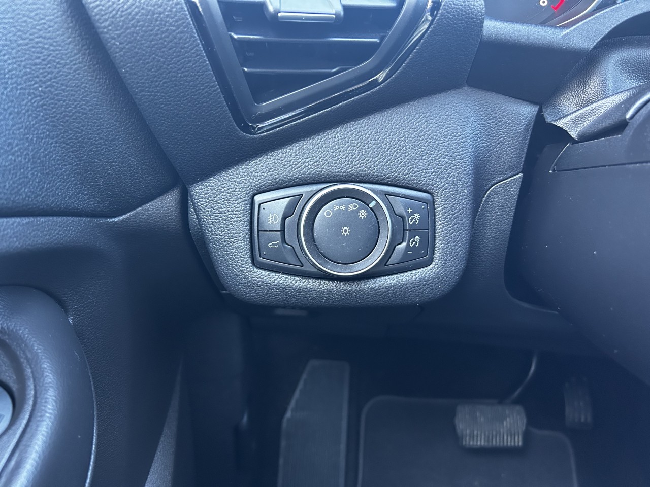 2018 Ford Escape Titanium Main Image