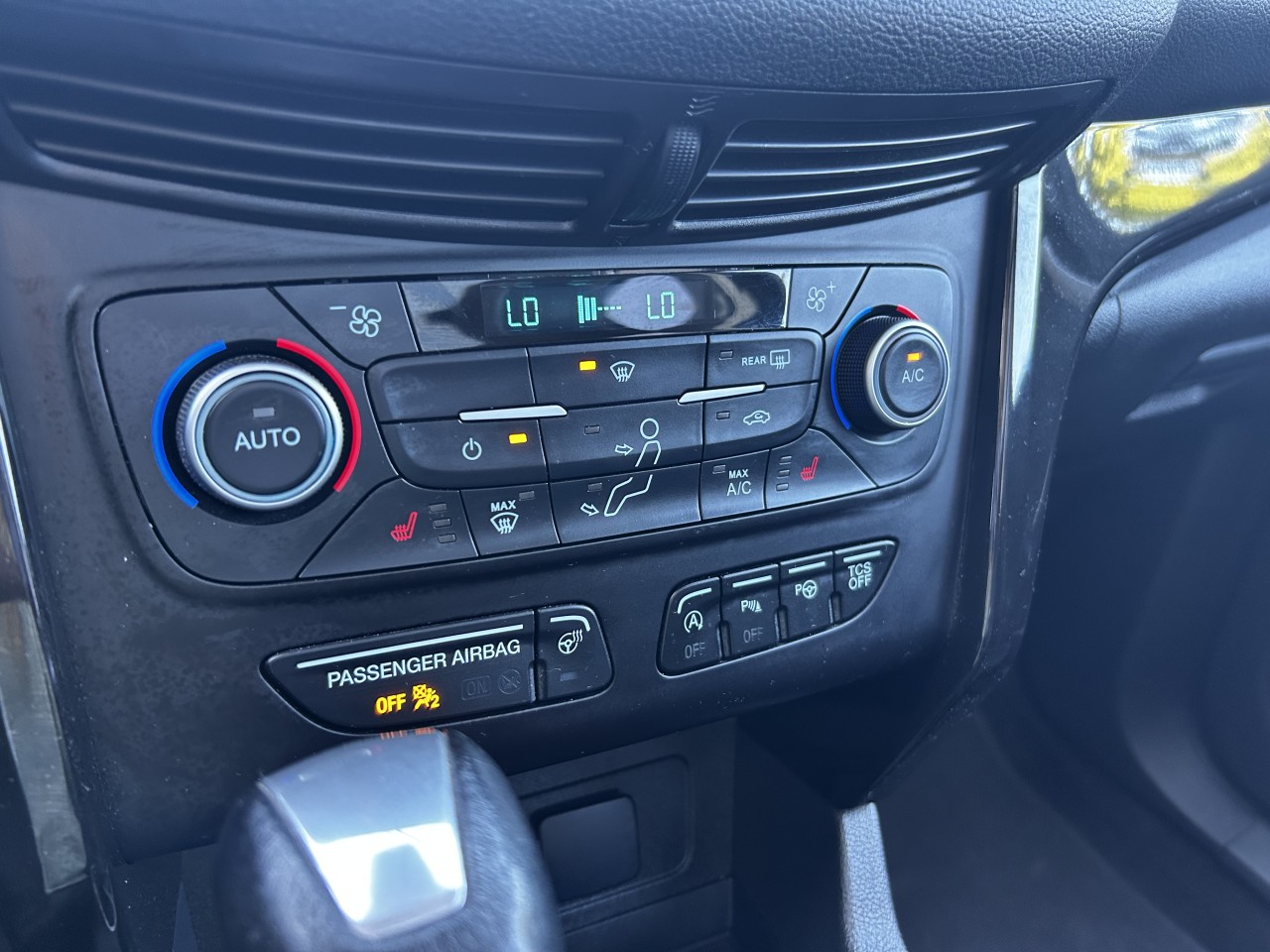 2018 Ford Escape Titanium Main Image