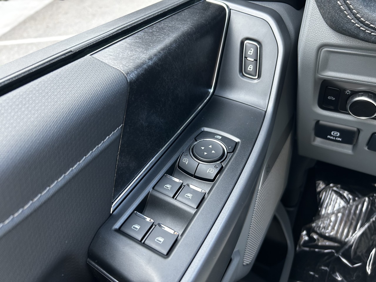 2025 Ford F-150 Lightning FLASH 4X4 Main Image