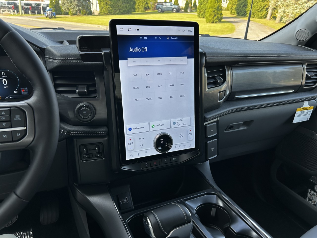 2025 Ford F-150 Lightning FLASH 4X4 Main Image