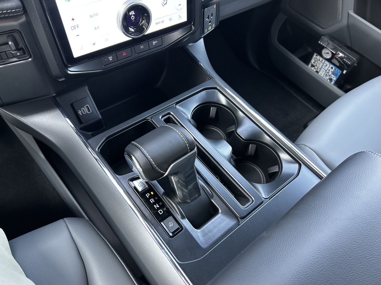 2025 Ford F-150 Lightning FLASH 4X4 Main Image