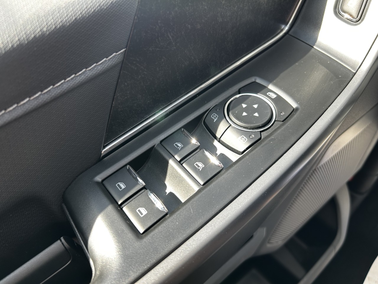 2025 Ford F-150 Lightning FLASH Main Image