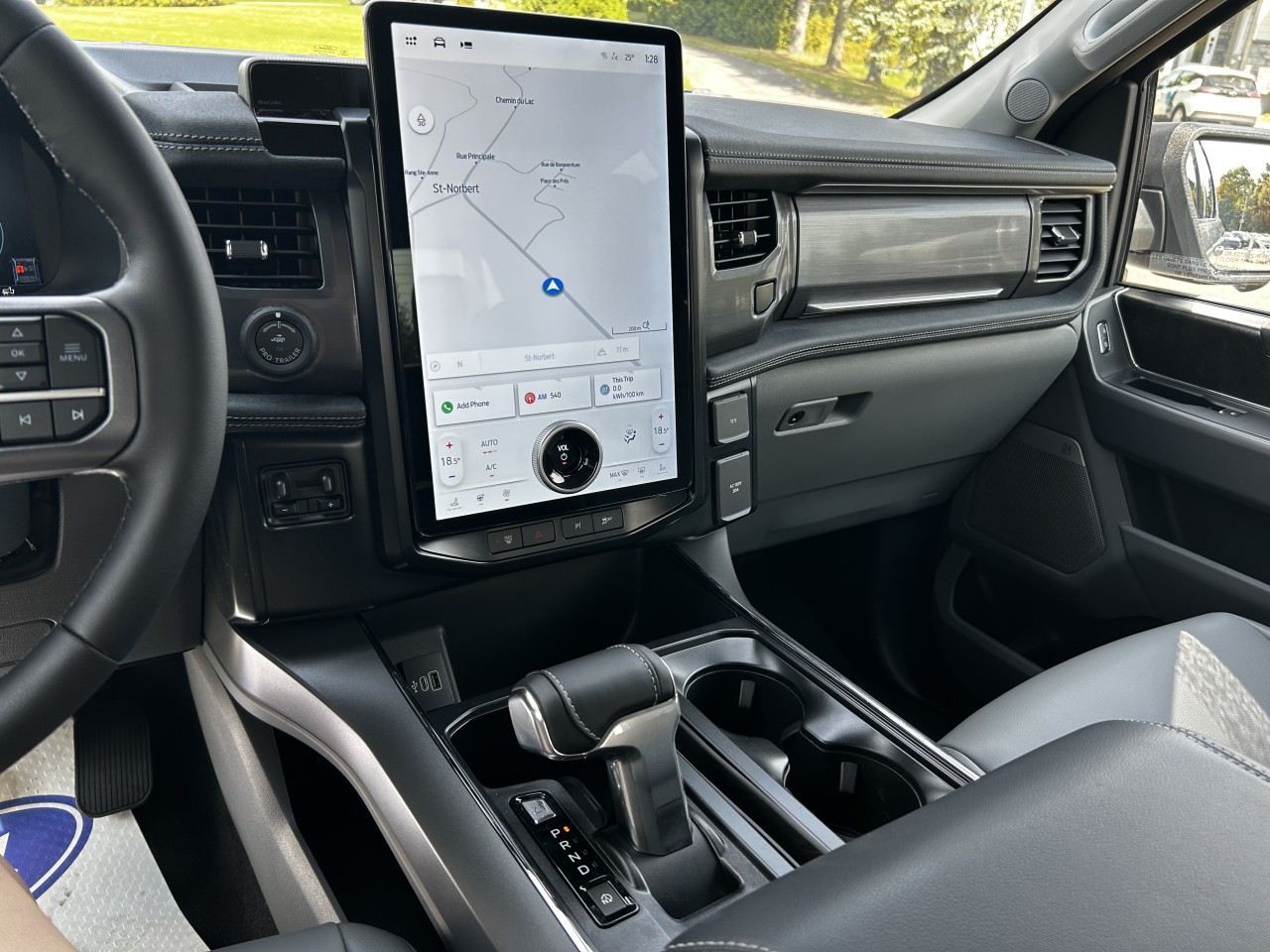 2025 Ford F-150 Lightning FLASH Main Image