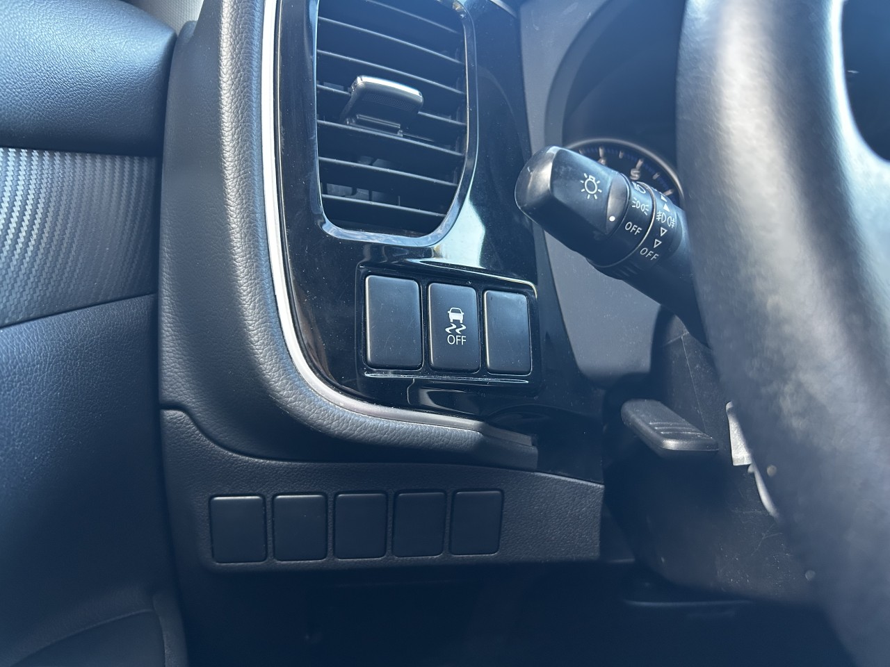 2016 Mitsubishi Outlander SE Main Image
