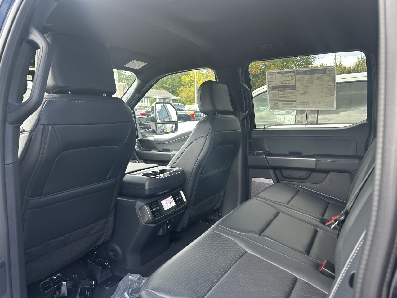 2025 Ford F-150 LARIAT Main Image