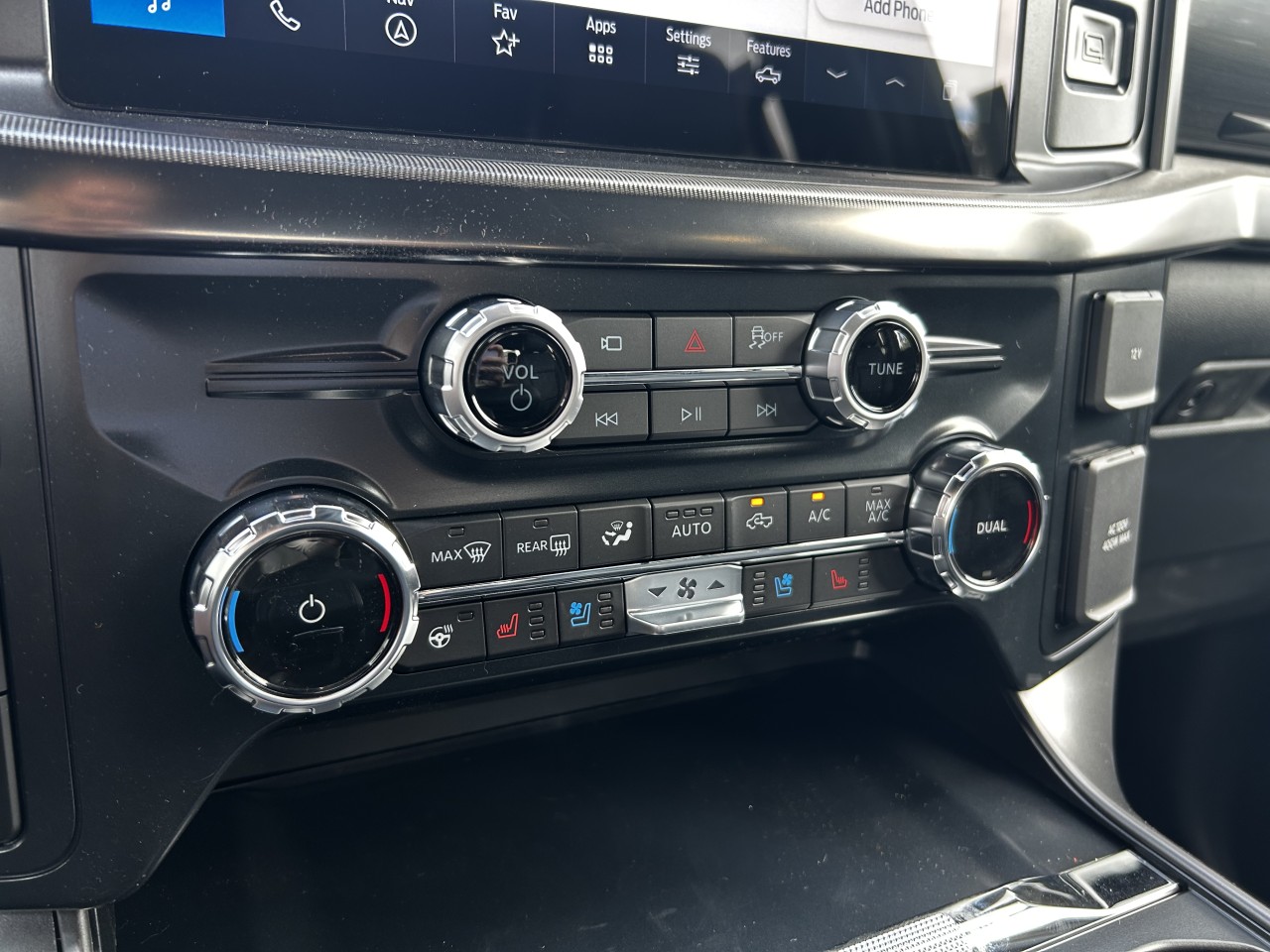 2025 Ford F-150 LARIAT Main Image