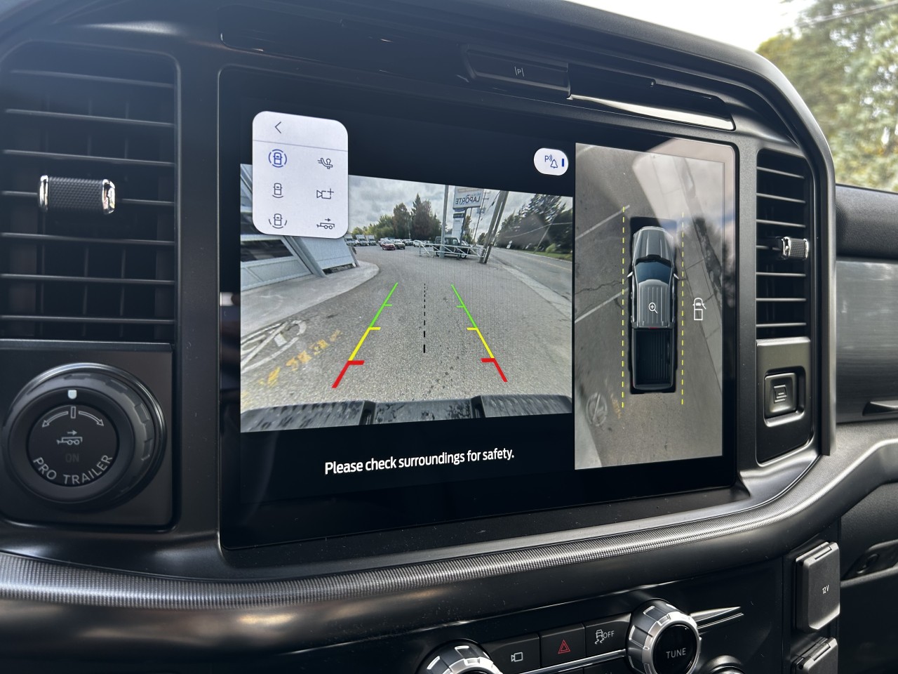 2025 Ford F-150 LARIAT Main Image