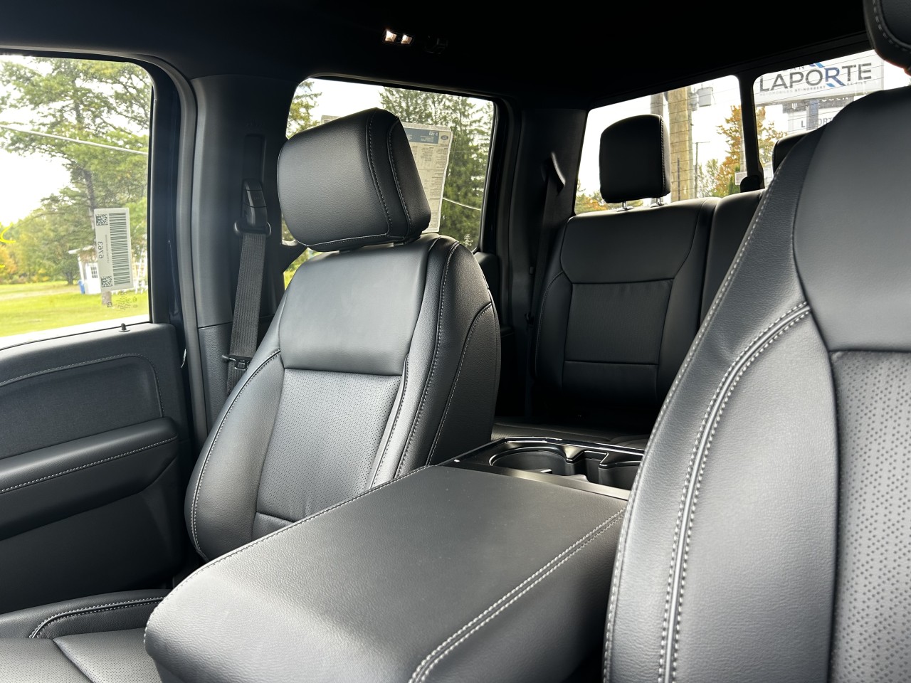 2025 Ford F-150 LARIAT Main Image