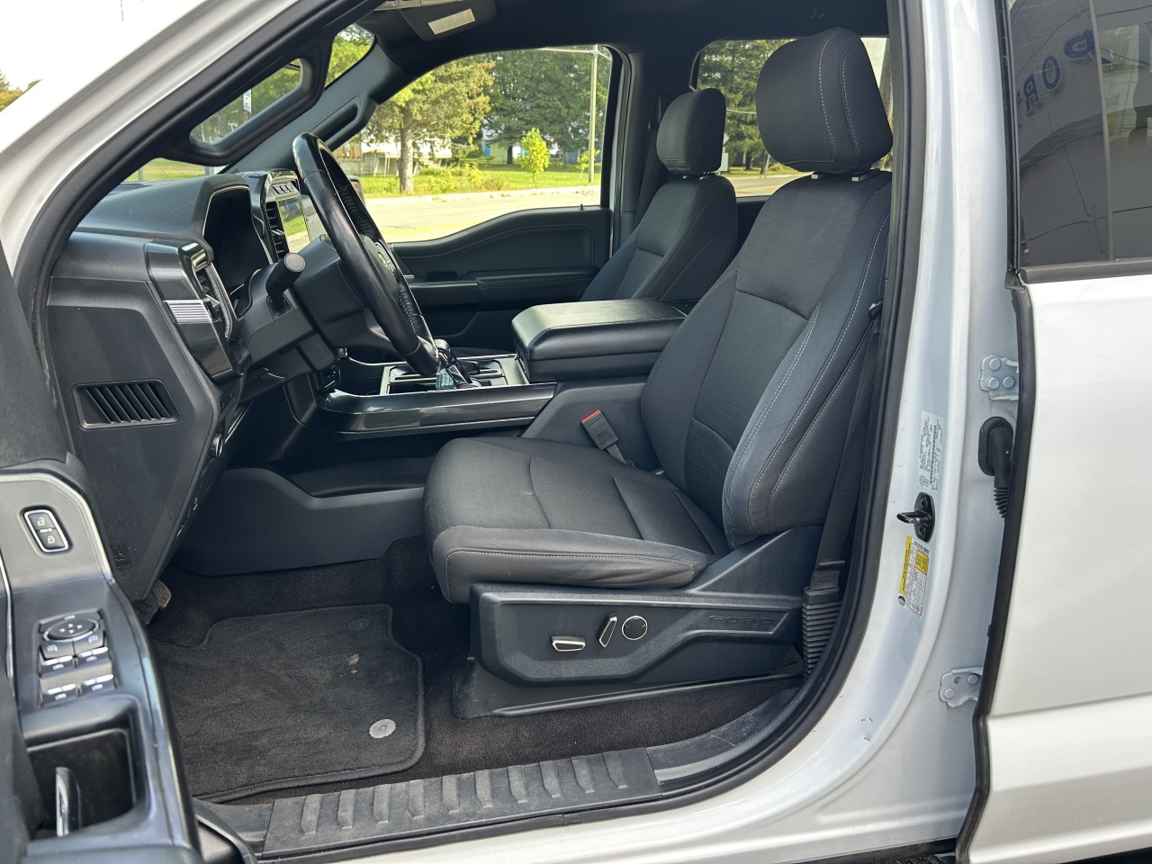 2021 Ford F-150 XLT Main Image