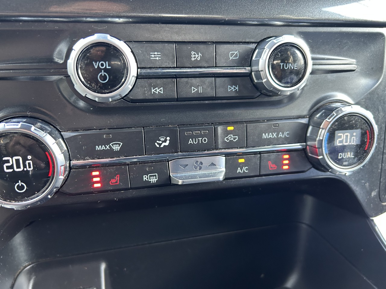 2021 Ford F-150 XLT Main Image