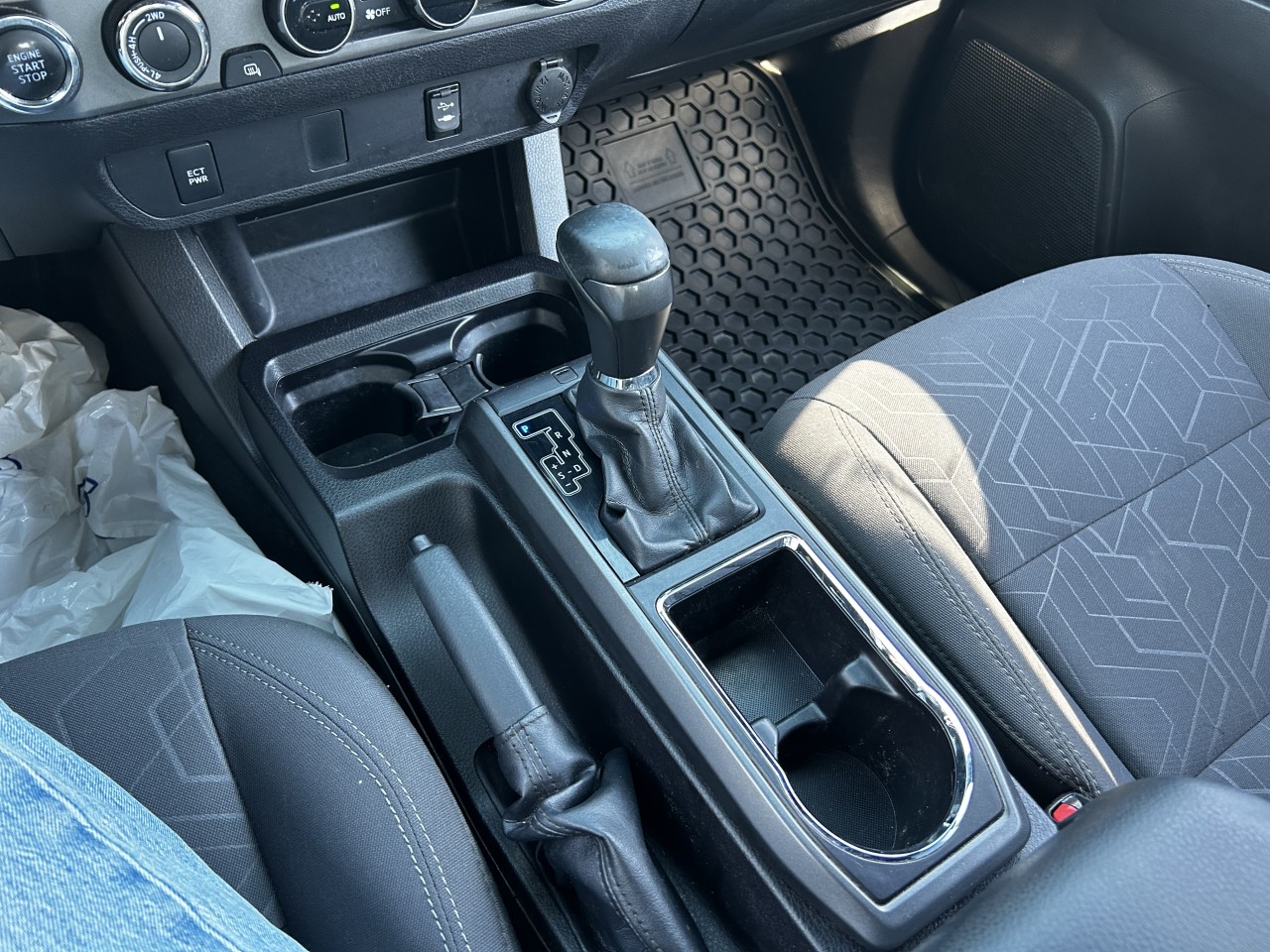 2016 Toyota Tacoma TRD 4X4 SPORT Main Image