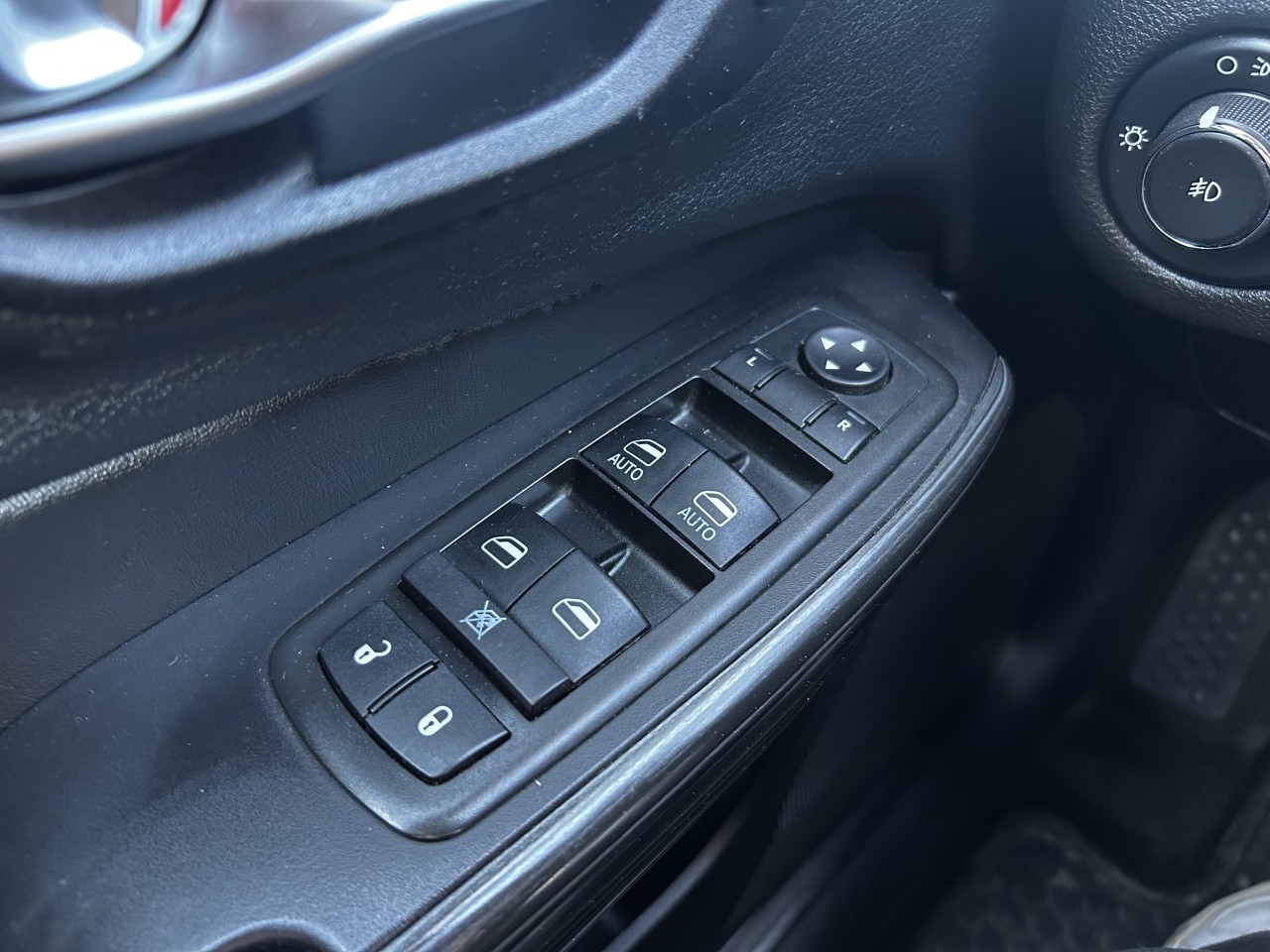 2015 Jeep Cherokee Trailhawk Main Image
