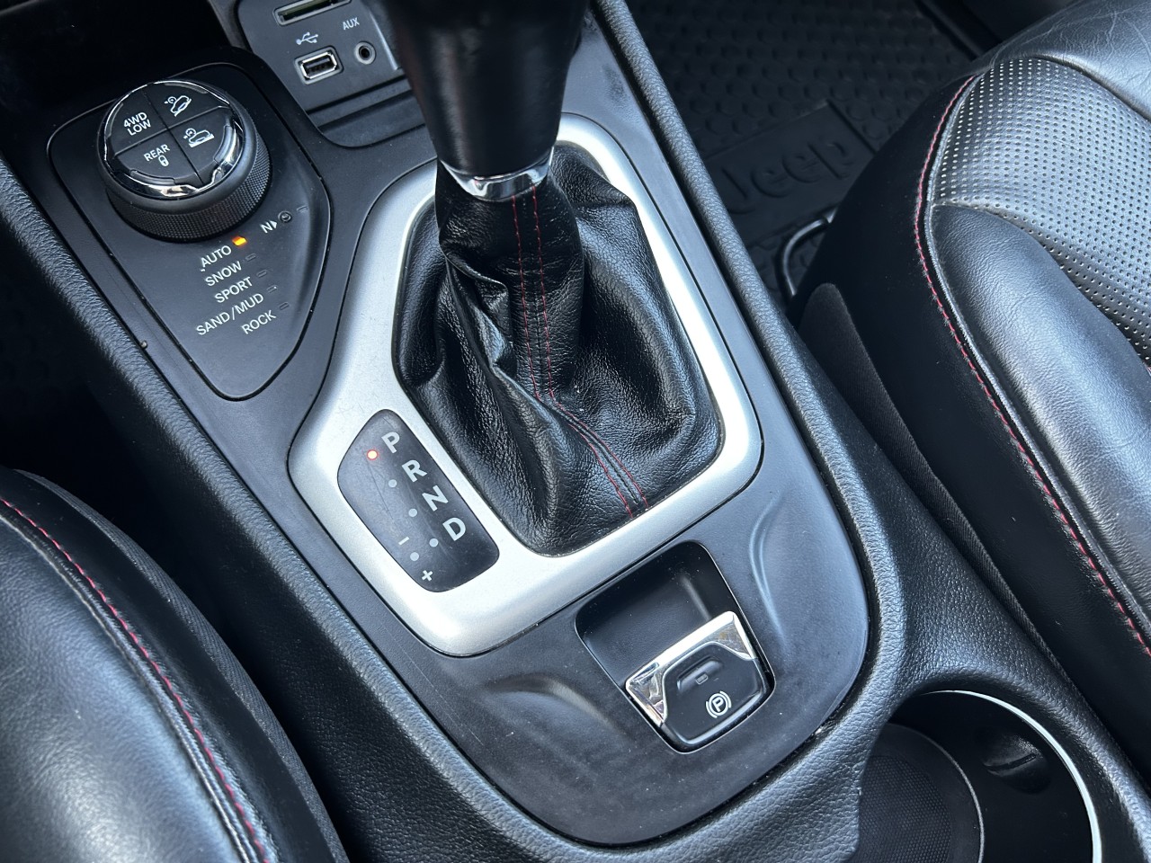 2015 Jeep Cherokee Trailhawk Main Image