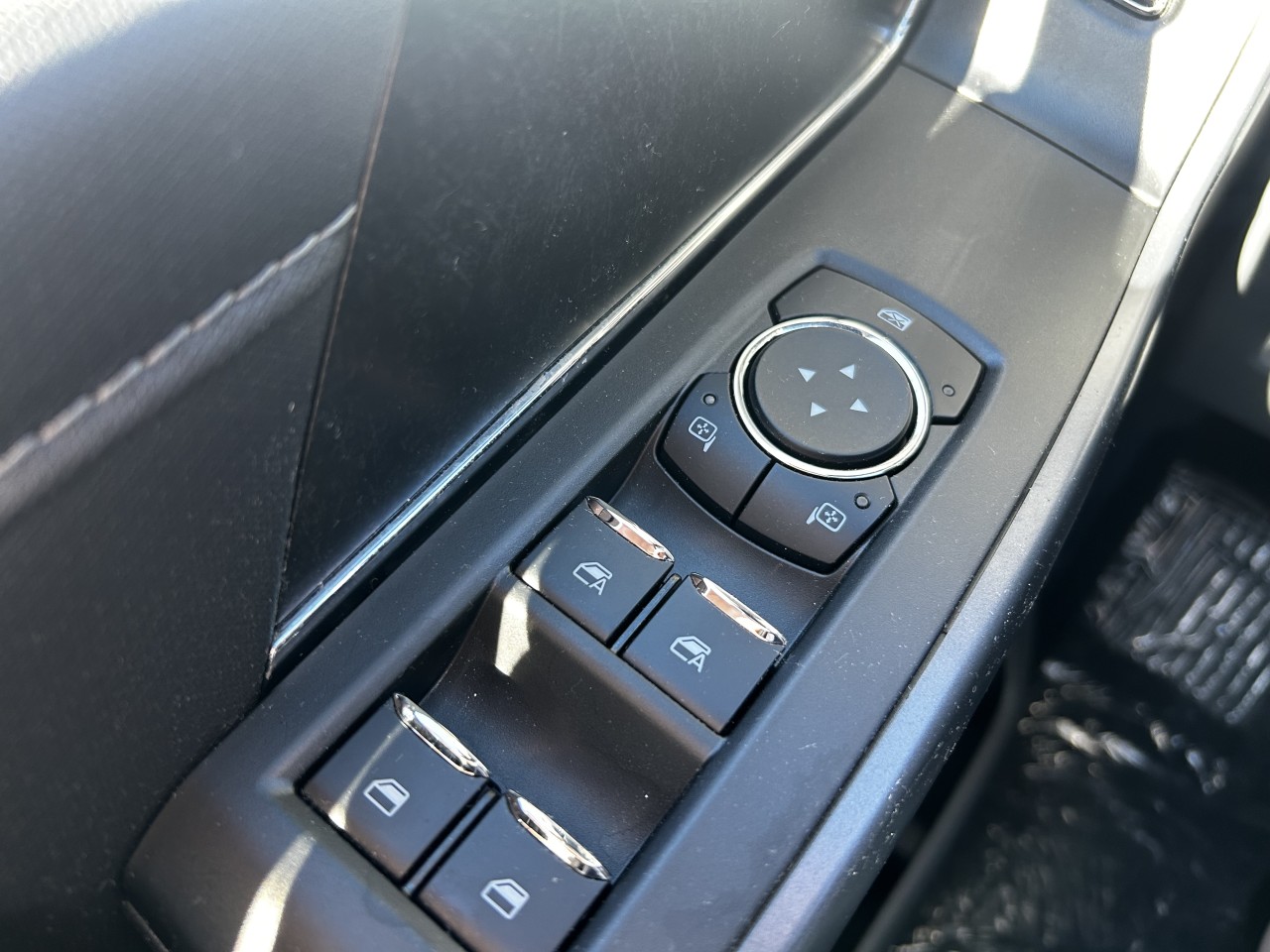 2025 Ford F-150 Lightning FLASH Main Image