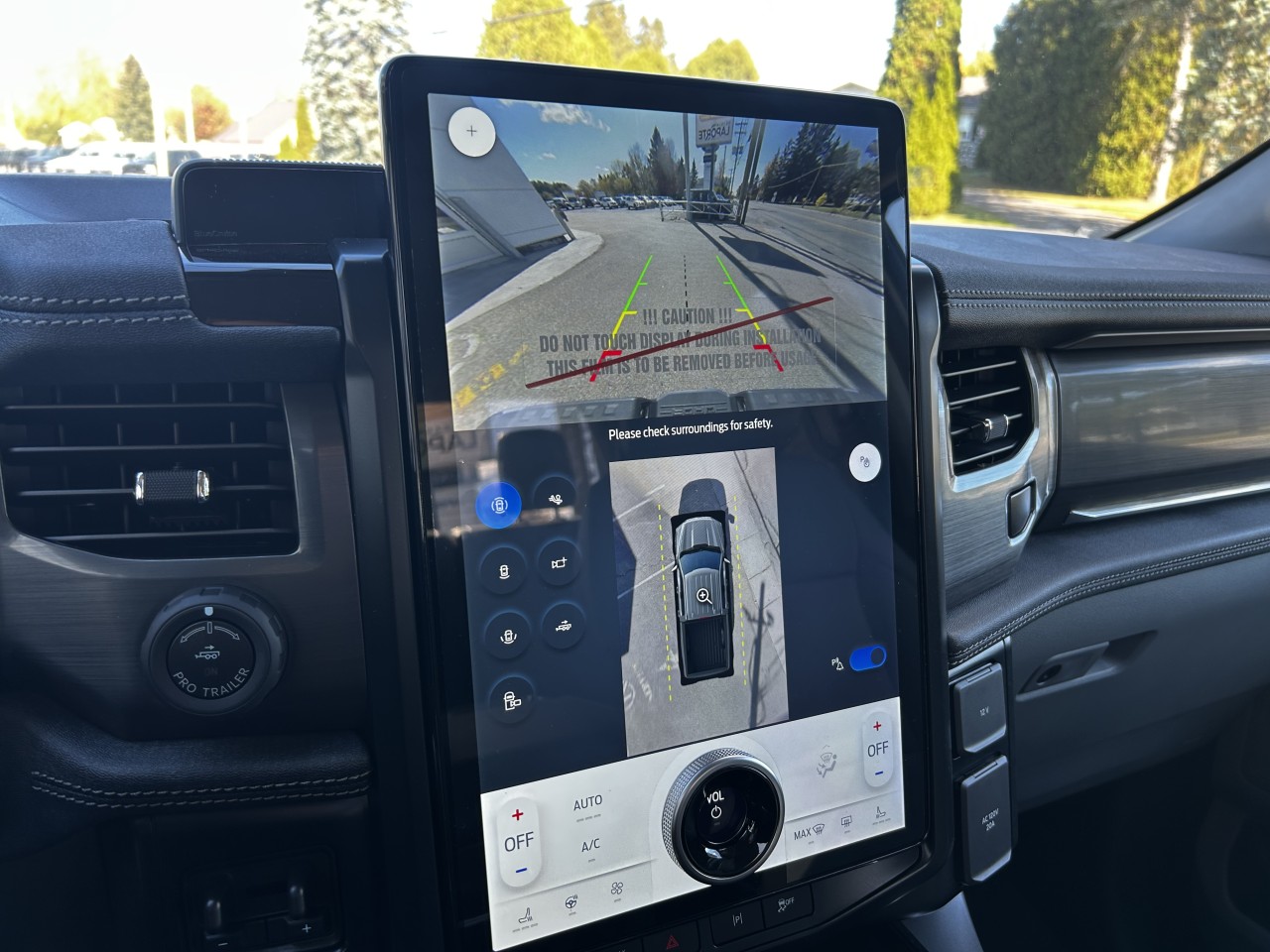 2025 Ford F-150 Lightning FLASH Main Image